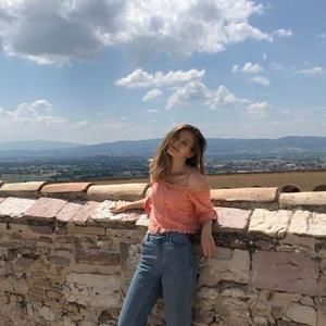 Meet your Posher, Kelly